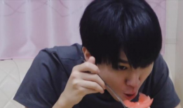 娱乐圈吃瓜王俊凯是谁,揭秘王俊凯的神秘吃瓜事迹